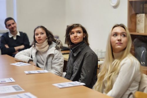 UniTEEN v Plzni, ZČU nabízí 35 bezplatných kurzů pro středoškoláky