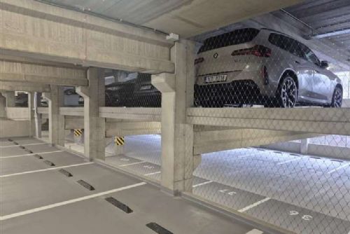 V Táboře otevřel nový parkovací dům Sojčák s bezplatným parkováním do konce roku