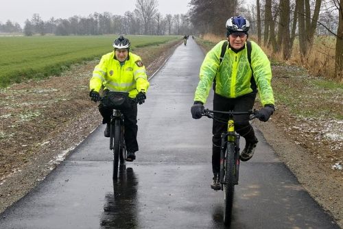Z Plzně zase o kus dál bez aut. Nová stezka podél Mže otevřela pohodlnější cestu na Touškov