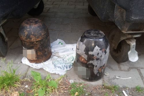 Zloději na hřbitově  - pět urn zmizelo