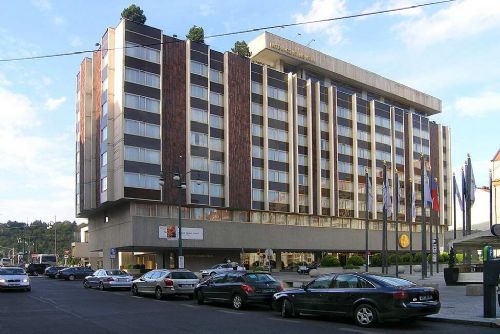 Zrekonstruovaný hotel InterContinental v Praze ožívá jako Fairmont Golden Prague