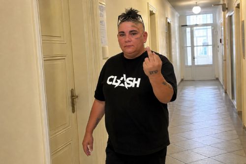 Bouřlivý soud s nebinárním Michalem Maxou nekončí. Další jednání čeká na psychiatrický posudek