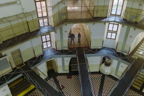 Další úmrtí ve věznici na Borech. Zemřel třicetiletý odsouzený, případ řeší inspekce