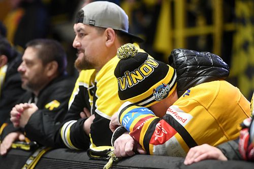 HC Škoda Plzeň prohrála na Kladně 1:4, Litvínov míří do baráže