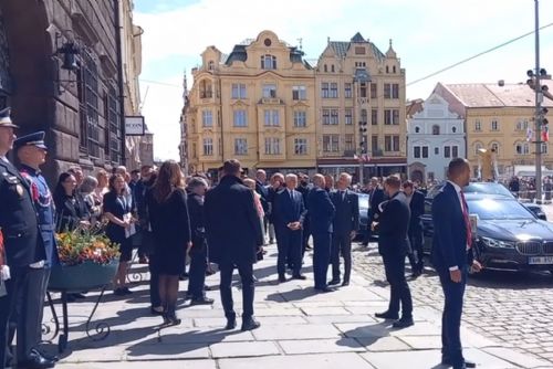 Plzeň odhalila pamětní desku belgickým hrdinům za účasti krále Filipa