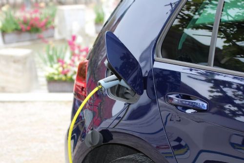 Praha a Brno: První lampy s dobíjením pro elektromobily