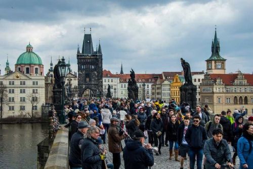 Praze v prvním pololetí 2025 ubylo 994 obyvatel, růst zaznamenal pouze Středočeský kraj