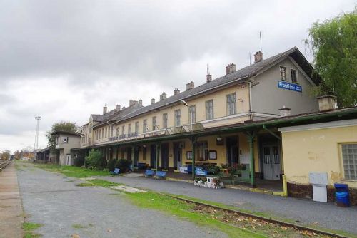 Prostějov přebírá historickou nádražní budovu a plánuje její nové využití
