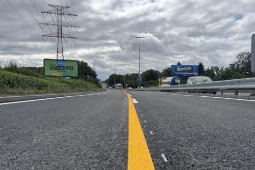 První etapa opravy Kbelské v Praze skončila. Řidiče kamionů čeká omezení na rampě z Novopacké