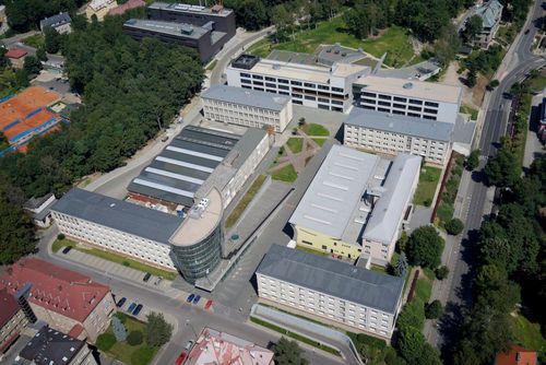 U Technické univerzity již težko zaparkujete