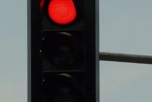 Řidiči ignorují červenou: Budějovice zavádí pokuty