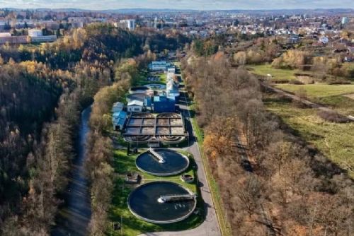 V jihlavské čistírně probíhá odtěžování nádrže, čeká se 300 tun usazenin