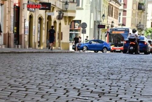 Začíná obnova Rooseveltovy ulice v Plzni - nová dlažba a omezení dopravy