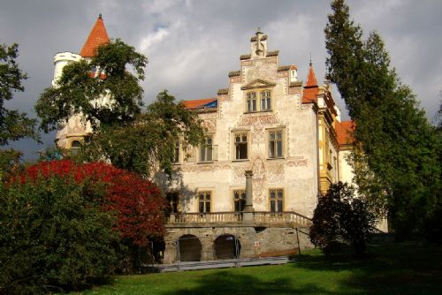 Zámek Žinkovy ožívá: Nový majitel slibuje rychlé otevření!