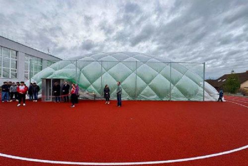 Brtnice slaví: Nová nafukovací hala i cyklostezka na obzoru!