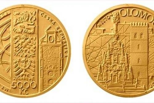 ČNB odhalila zlatou minci s motivem Olomouce