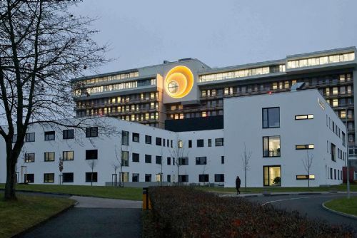 Fakultní nemocnice Plzeň slavnostně otevřela nadstavbu hematoonkologii