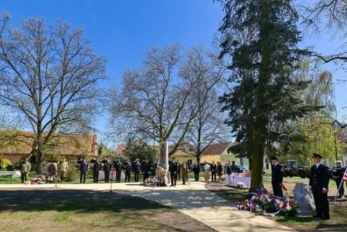 Křimice uctily oběti válek i americké letce. Pieta připomněla duben 1945