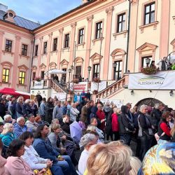 Liblínské slavnosti zaplní zámek, náměstí i park. Vrcholem bude koncert Heleny Vondráčkové