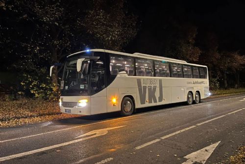 Mezi Plzní a Karlovými Vary začaly jezdit přímé autobusy pro studenty