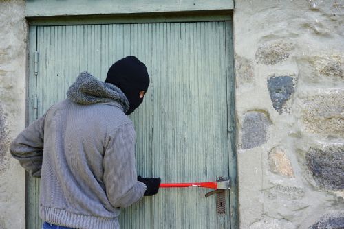 Mladiství zloději z Horažďovicka odsouzeni k prospěšným pracím