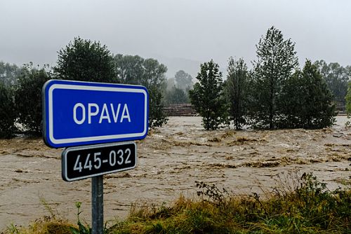 Moravskoslezsko znovu pod vodou: evakuace, výpadky elektřiny a naděje na zlepšení