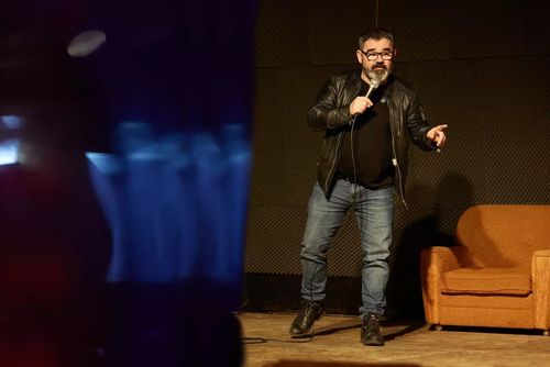 Na stojáka v Peci: Hynek, Hašková a Frauenberg