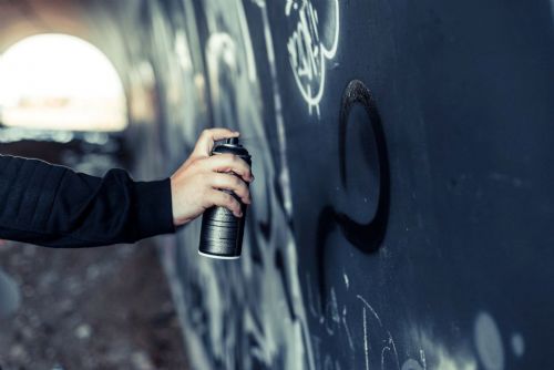 Nelegální graffiti v Praze dál stojí miliony korun, policie letos řešila desítky případů