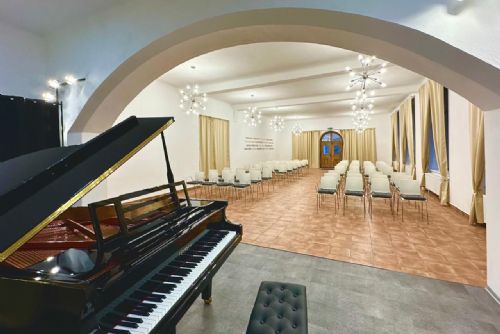 Nepomuk otevře nový koncertní sál komorní hudbě. Pontes per Musicam nabídne šest večerů