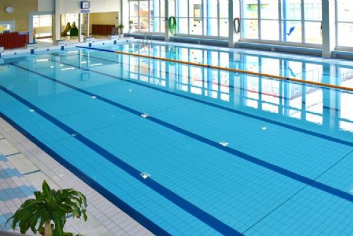 Neratovice připravují rekonstrukci městského bazénu, výběr projektanta budou muset zopakovat