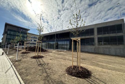 Nový parkovací dům v Třebíči: 216 míst za 130 milionů