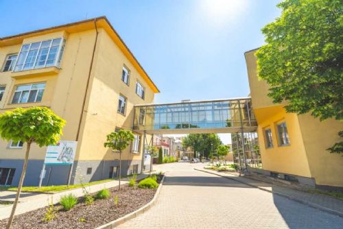 Nymburská nemocnice navýšila kapacitu interny a otevřela nové ortopedické oddělení