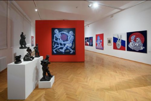 Ostravská galerie představuje tvorbu Matúše Maťátka, výstava otevírá témata společné historie Čechů a Slováků