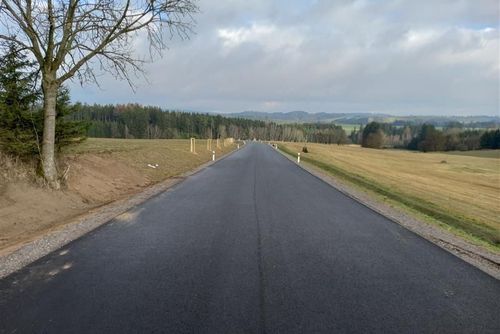 Mezi Petrovicemi a Hlinným je nová bezpečná spojnice