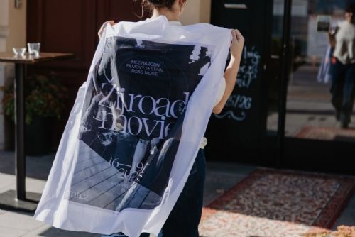 Plzeň se vydá na filmovou jízdu. Road Movie Festival přiveze Šíleného Maxe i vítěze z Cannes