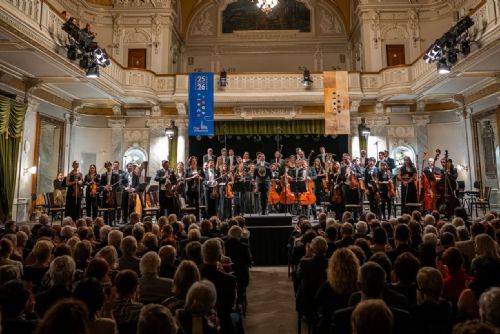 Plzeňská filharmonie odhalila novou sezonu. Láká na klasiku, filmovou hudbu i koncerty v katedrále