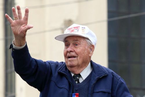Plzeňský kraj se loučí s Vernonem Schmidtem. Americký veterán se dožil sta let