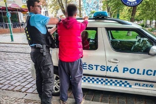 Plzeňští strážníci měli úspěšné dny. Našli mladistvé na útěku i hledané osoby