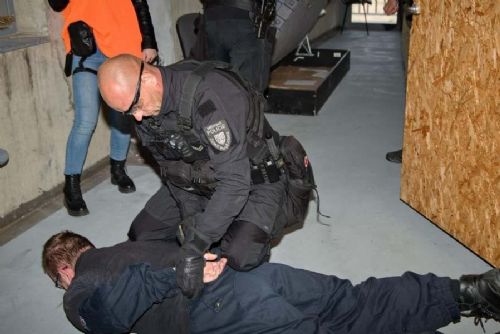 Společný výcvik policistů a strážníků má zrychlit zásahy v Českých Budějovicích