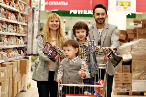 Supermarkety mění přes léto otevírací dobu. V Plzeňském kraji si raději zkontrolujte konkrétní prodejnu