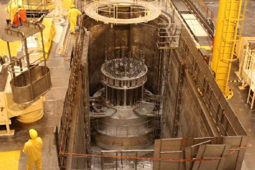 Temelín otevřel reaktor druhého bloku, palivo je vyvezené