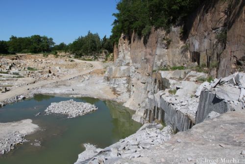 Zasypání lomu odpadem budí odpor. V Nebílovském borku už mají přes 1300 podpisů