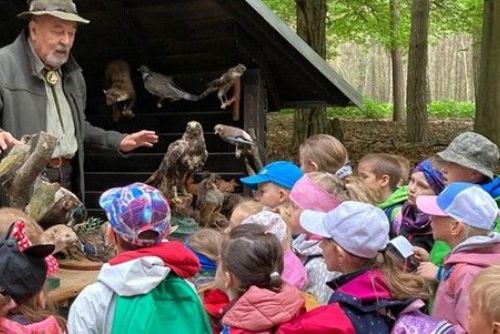 160 školáků objevovalo tajemství lesa na Sofronce