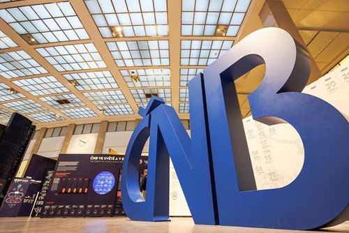 ČNB varuje přes falešnou aplikací, která vám vybílí účet