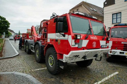 Hasíči slavili výročí na Dobříšském náměstí: ukázky, ocenění a nadšení