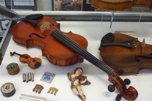 Historické hudební nástroje míří do Železné Rudy. Muzeum ukáže sbírku Jaromíra Růžičky
