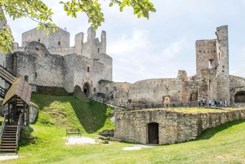 Hrad Rabí otevře běžně nepřístupná místa. Kastelánská prohlídka vás zavede do skrytých zákoutí