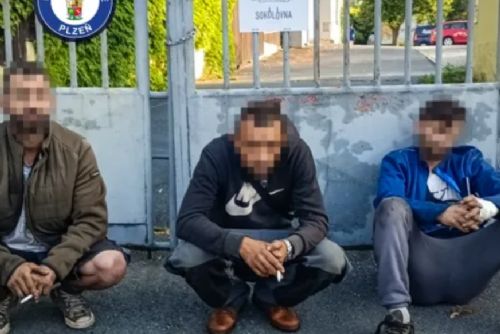 Jiskry pod autem prozradily zloděje katalyzátorů. Pak přišly další problémy