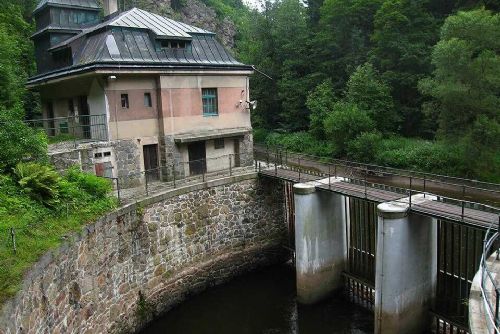 Nezvykle suchá Nežárka komplikuje provoz elektráren