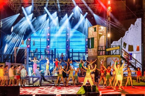 Noc s operou v Plzni zažila rekord, muzikál Mamma Mia přilákal 22 400 diváků, příští rok Trubadúr